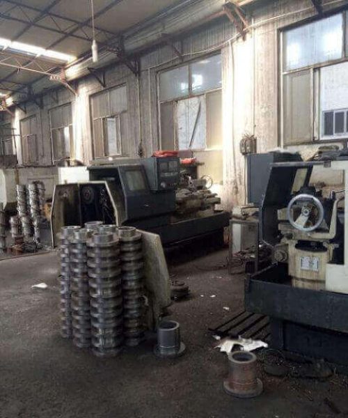 edible-oil-processing-machines-supplier-manufacturer-workshop-1-768x576